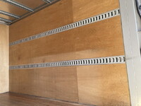 いすゞエルフアルミバン小型（2t・3t）[写真08]