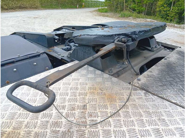 三菱ふそうスーパーグレートトレーラーヘッド（トラクターヘッド）大型（10t）[写真10]