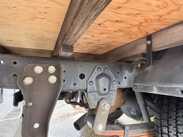 いすゞエルフダブルキャブ（Wキャブ）小型（2t・3t）[写真12]