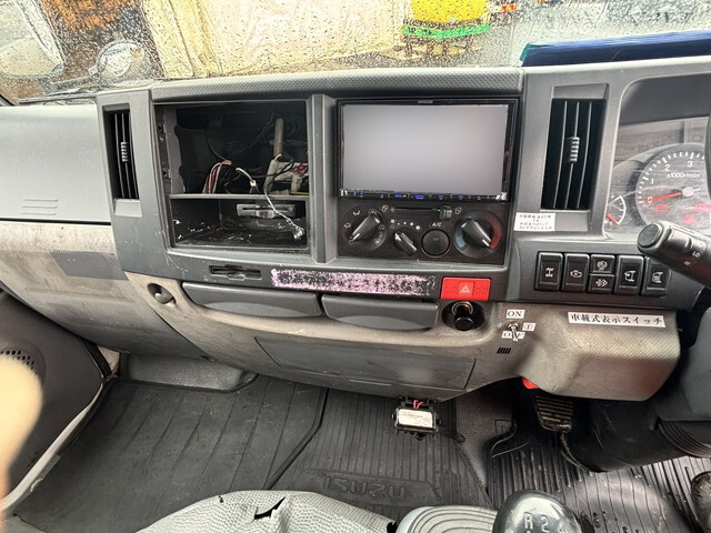 いすゞエルフダブルキャブ（Wキャブ）小型（2t・3t）[写真26]