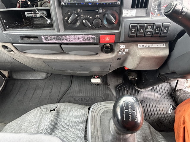 いすゞエルフダブルキャブ（Wキャブ）小型（2t・3t）[写真28]