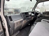 いすゞエルフダブルキャブ（Wキャブ）小型（2t・3t）[写真32]