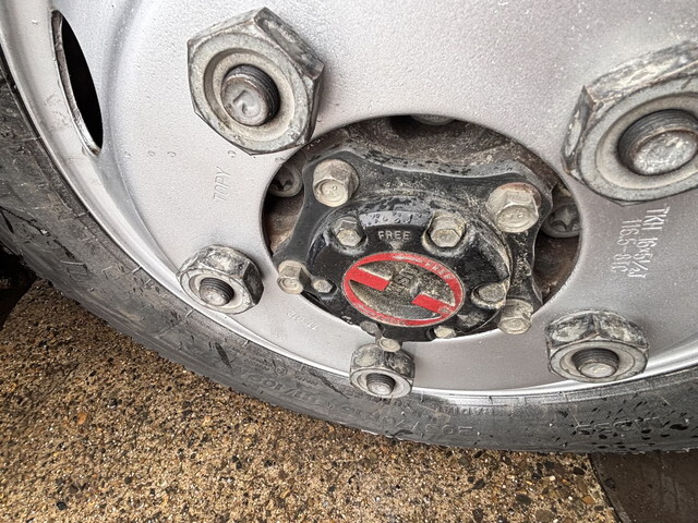 いすゞエルフダブルキャブ（Wキャブ）小型（2t・3t）[写真38]