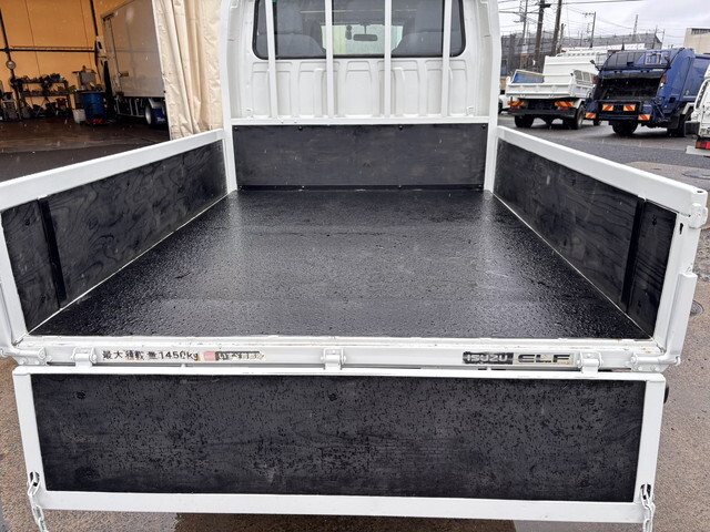 いすゞエルフダブルキャブ（Wキャブ）小型（2t・3t）[写真07]