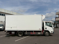 いすゞエルフ冷凍車（冷蔵車）小型（2t・3t）[写真11]