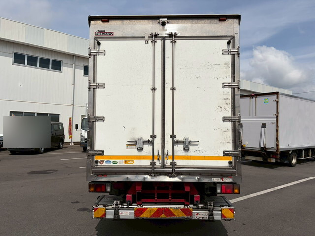いすゞエルフ冷凍車（冷蔵車）小型（2t・3t）[写真02]