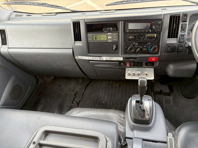 いすゞエルフ冷凍車（冷蔵車）小型（2t・3t）[写真30]