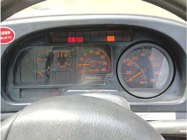 いすゞフォワード散水車中型（4t）[写真14]