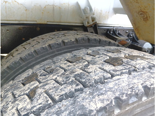 いすゞフォワード散水車中型（4t）[写真22]