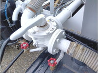 いすゞフォワード散水車中型（4t）[写真26]