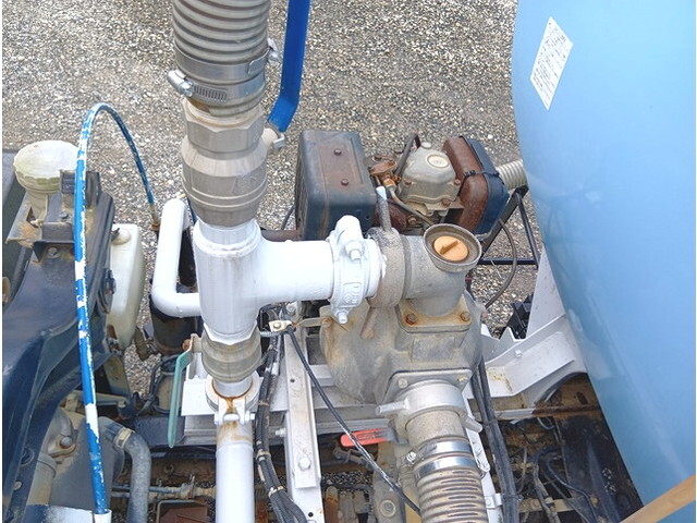 いすゞフォワード散水車中型（4t）[写真26]