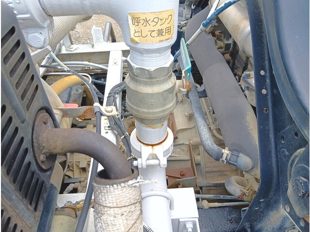 いすゞフォワード散水車中型（4t）[写真29]