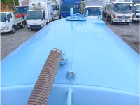 いすゞフォワード散水車中型（4t）[写真34]