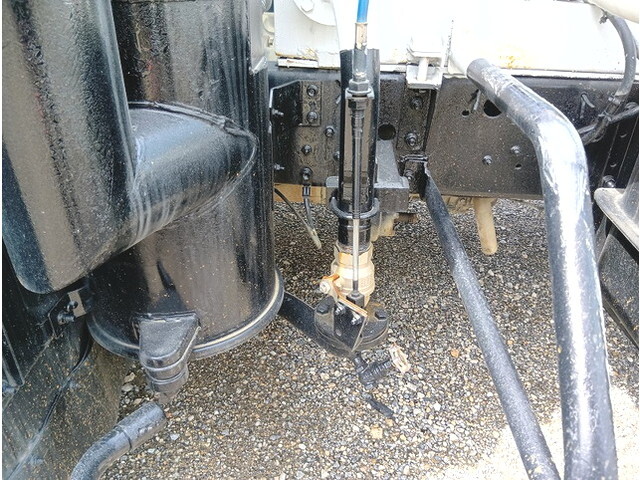 いすゞフォワード散水車中型（4t）[写真39]