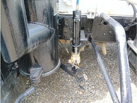 いすゞフォワード散水車中型（4t）[写真40]