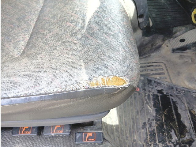 いすゞフォワード散水車中型（4t）[写真09]