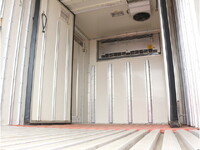 いすゞエルフ冷凍車（冷蔵車）小型（2t・3t）[写真12]