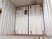 いすゞエルフ冷凍車（冷蔵車）小型（2t・3t）[写真14]