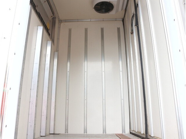 いすゞエルフ冷凍車（冷蔵車）小型（2t・3t）[写真15]