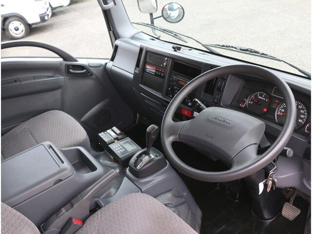 いすゞエルフ冷凍車（冷蔵車）小型（2t・3t）[写真17]