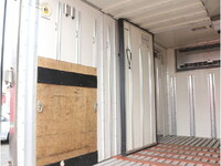 いすゞエルフ冷凍車（冷蔵車）小型（2t・3t）[写真09]