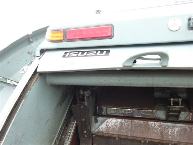 いすゞフォワードパッカー車（塵芥車）増トン（6t・8t）[写真11]