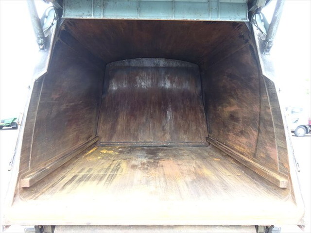 いすゞフォワードパッカー車（塵芥車）増トン（6t・8t）[写真17]