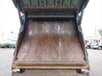 いすゞフォワードパッカー車（塵芥車）増トン（6t・8t）[写真20]