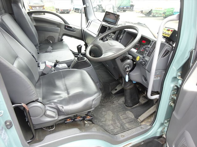 いすゞフォワードパッカー車（塵芥車）増トン（6t・8t）[写真23]