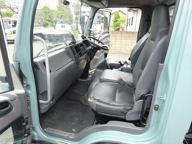 いすゞフォワードパッカー車（塵芥車）増トン（6t・8t）[写真30]