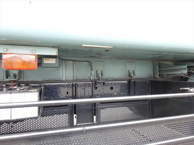 いすゞフォワードパッカー車（塵芥車）増トン（6t・8t）[写真04]