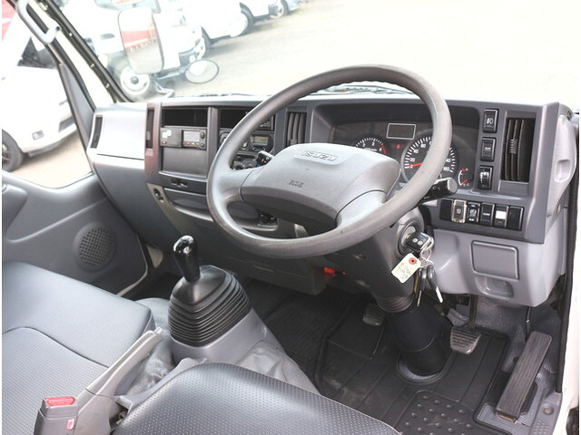 いすゞエルフ平ボディ小型（2t・3t）[写真27]