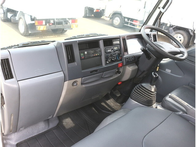 いすゞエルフ平ボディ小型（2t・3t）[写真38]