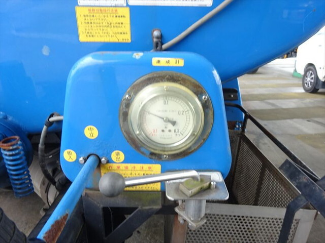 三菱ふそうキャンターバキュームカー小型（2t・3t）[写真19]