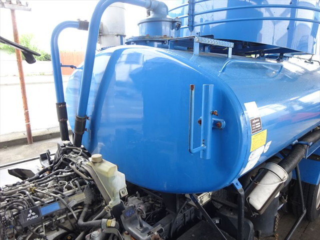 三菱ふそうキャンターバキュームカー小型（2t・3t）[写真33]