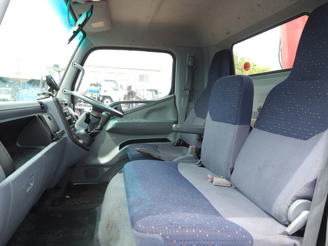 三菱ふそうキャンタークレーン6段小型（2t・3t）[写真30]