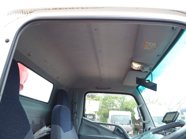 三菱ふそうキャンタークレーン6段小型（2t・3t）[写真31]