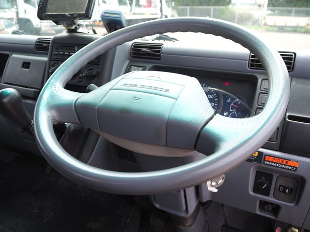 三菱ふそうキャンタークレーン6段小型（2t・3t）[写真33]