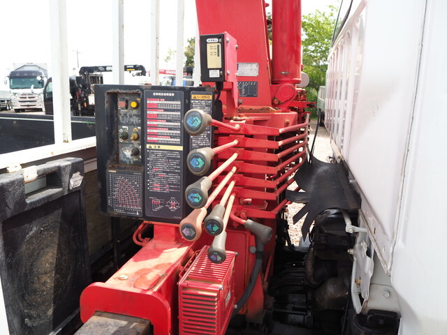 三菱ふそうキャンタークレーン6段小型（2t・3t）[写真08]