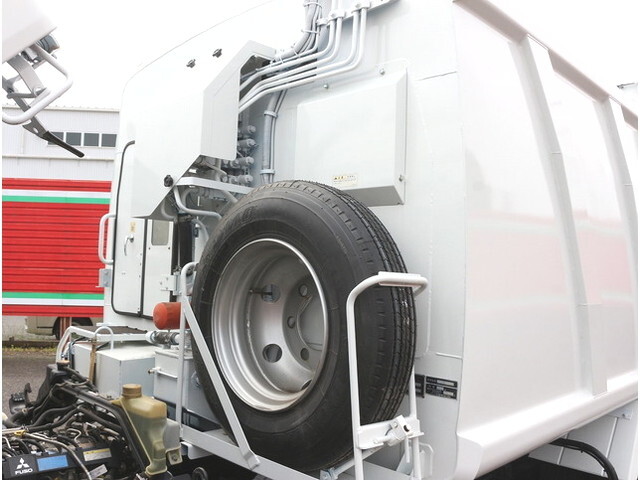 三菱ふそうキャンターパッカー車（塵芥車）小型（2t・3t）[写真13]