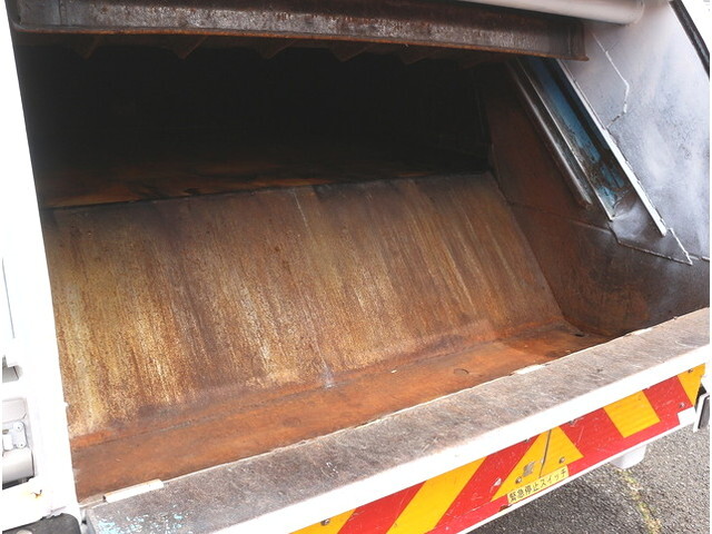 三菱ふそうキャンターパッカー車（塵芥車）小型（2t・3t）[写真20]