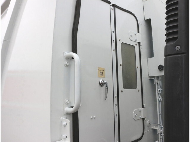 三菱ふそうキャンターパッカー車（塵芥車）小型（2t・3t）[写真26]