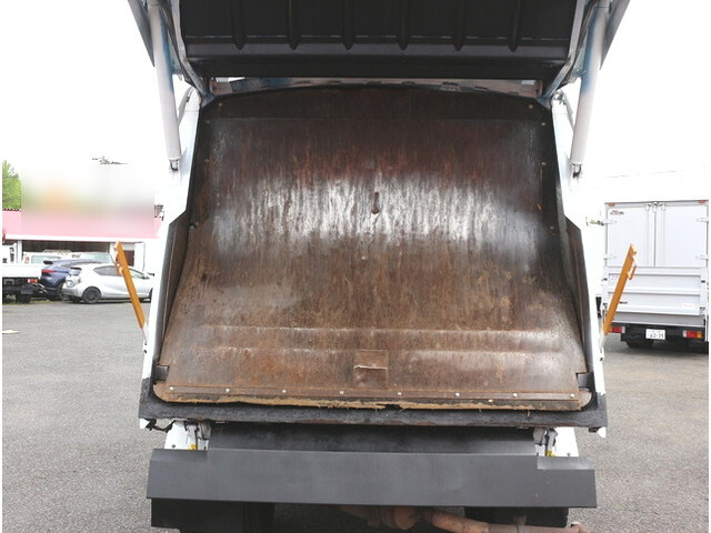 三菱ふそうキャンターパッカー車（塵芥車）小型（2t・3t）[写真29]