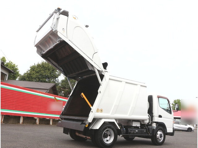 三菱ふそうキャンターパッカー車（塵芥車）小型（2t・3t）[写真06]