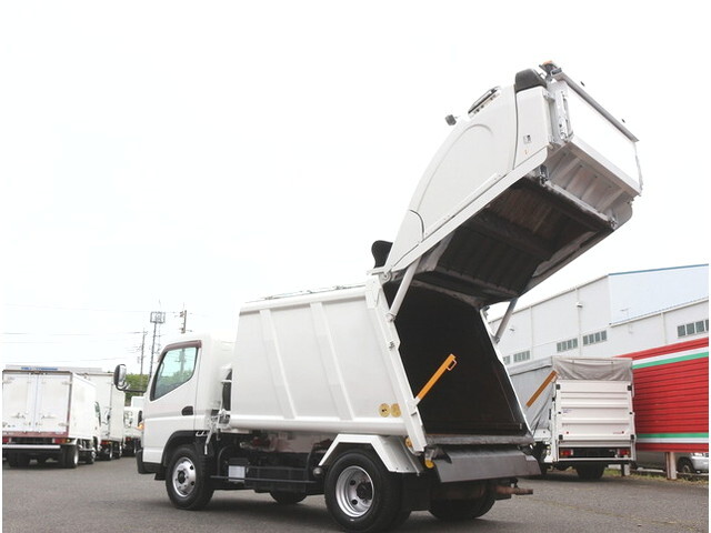 三菱ふそうキャンターパッカー車（塵芥車）小型（2t・3t）[写真08]