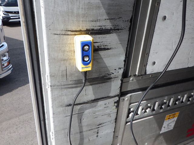 三菱ふそうスーパーグレートアルミウイング大型（10t）[写真16]