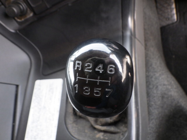 三菱ふそうスーパーグレートアルミウイング大型（10t）[写真30]