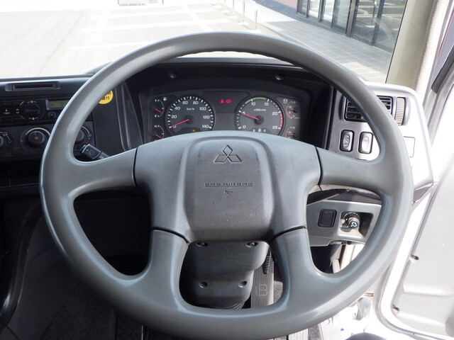 三菱ふそうスーパーグレートアルミウイング大型（10t）[写真33]