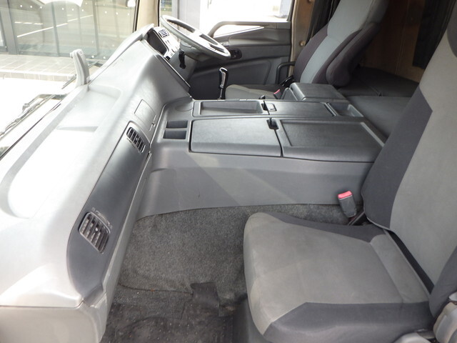 三菱ふそうスーパーグレートアルミウイング大型（10t）[写真38]