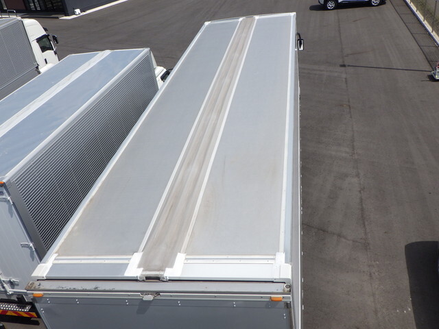 三菱ふそうスーパーグレートアルミウイング大型（10t）[写真40]